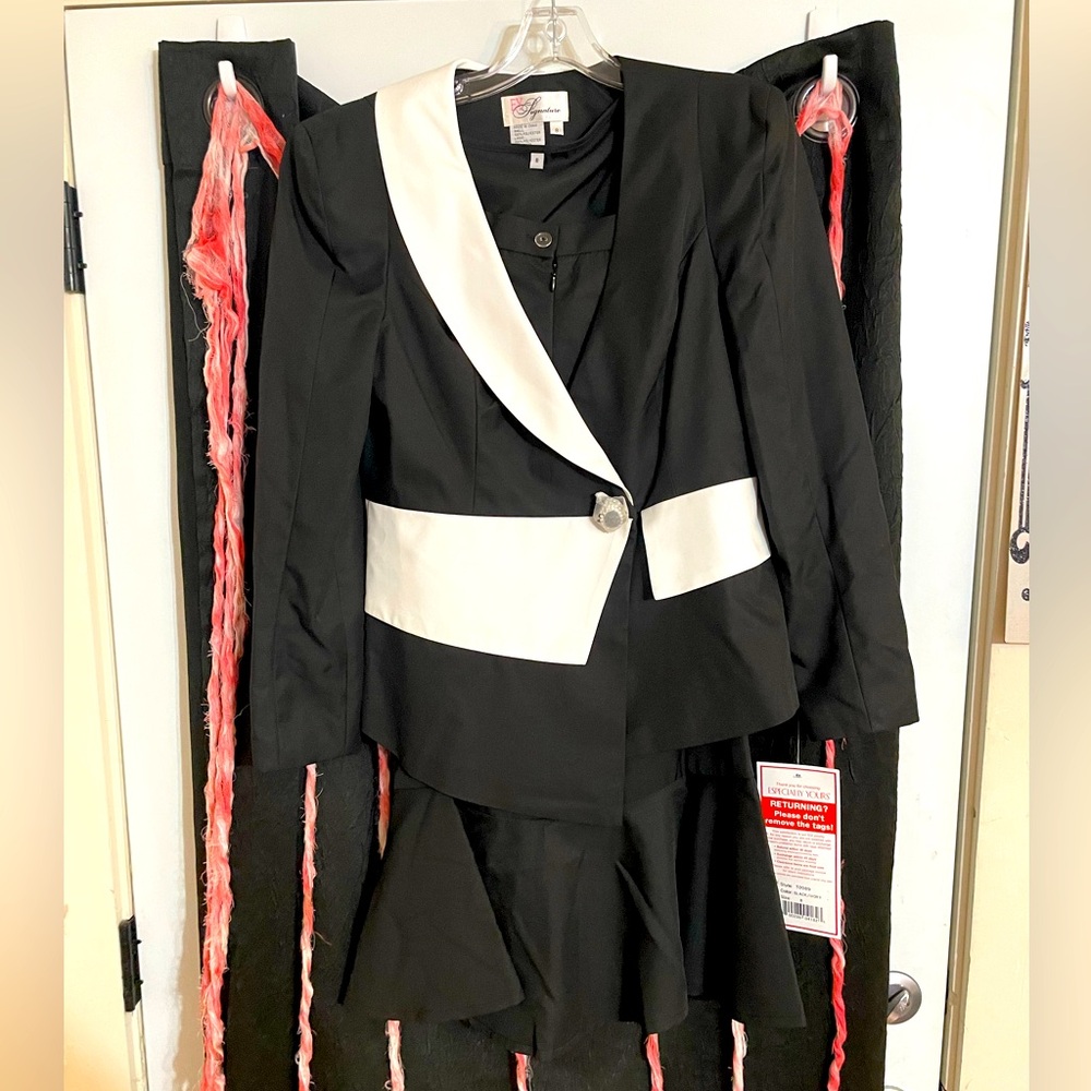 EY Signature Skirt Suit